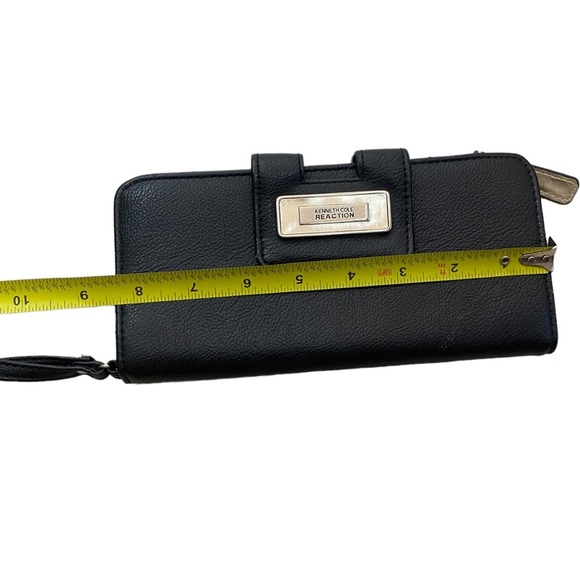 Kenneth Cole Reaction zip around long wallet - Picture 5 of 8